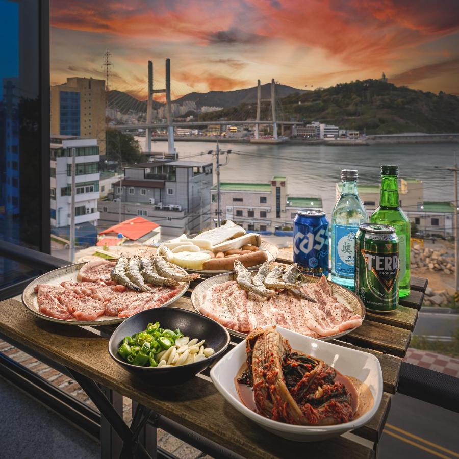 Yeosu View Foret Pension Eksteriør billede
