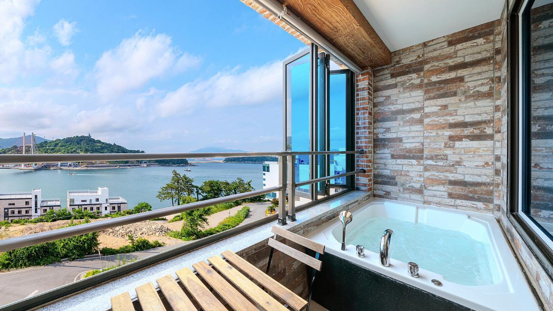 Yeosu View Foret Pension Eksteriør billede