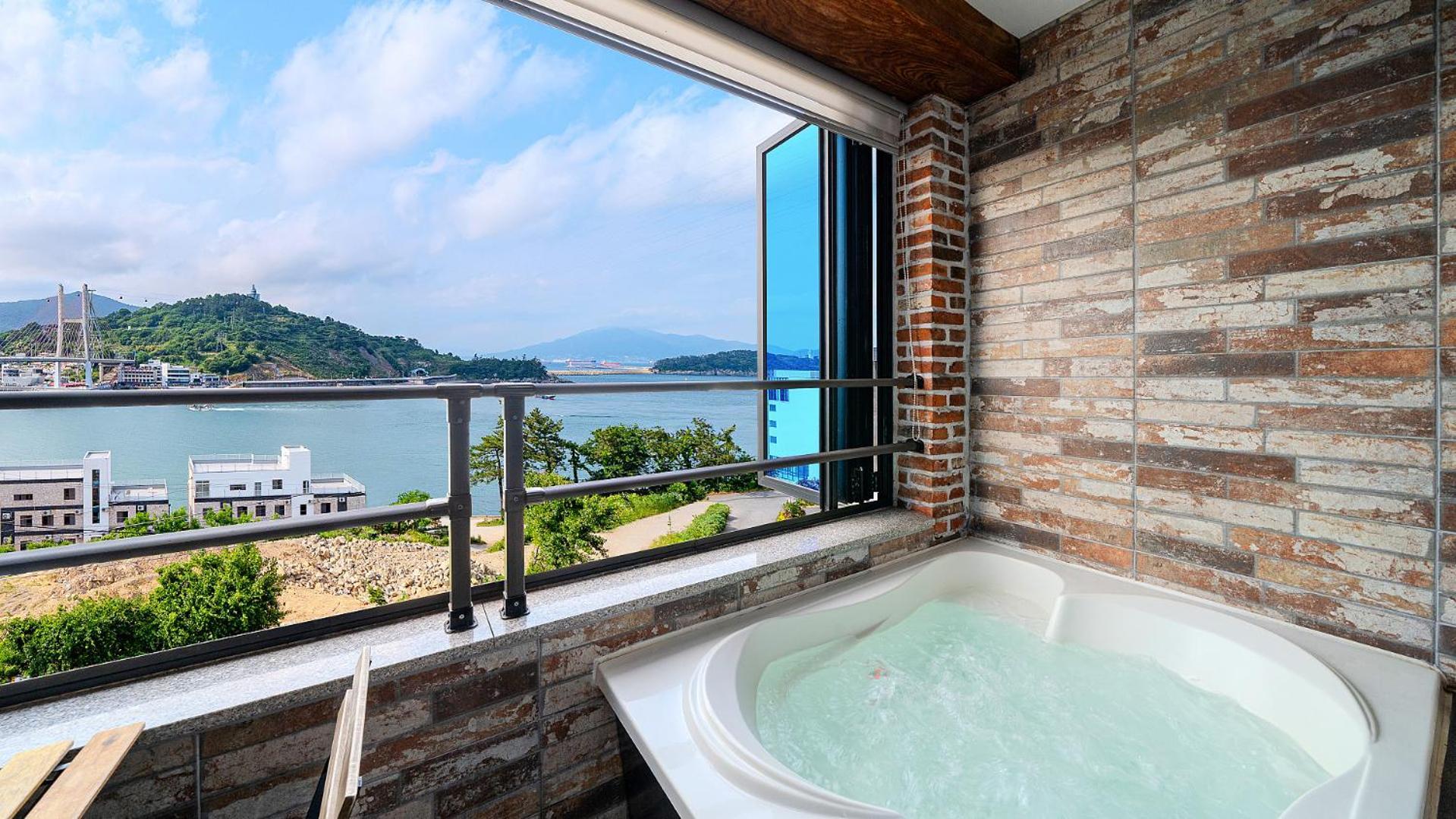 Yeosu View Foret Pension Eksteriør billede